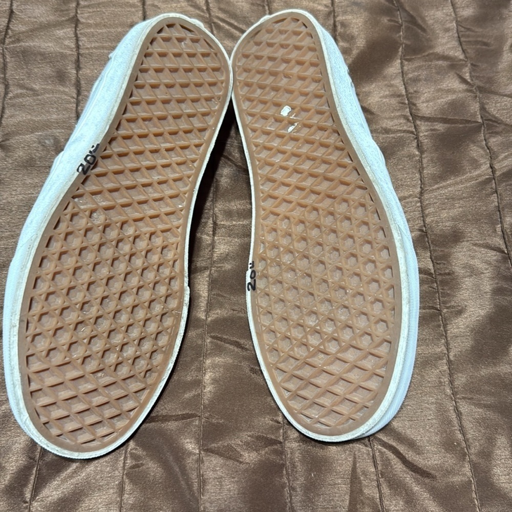 Vans Pride Edition White Slip-On with Multicolor Heart - Picture 3 of 5